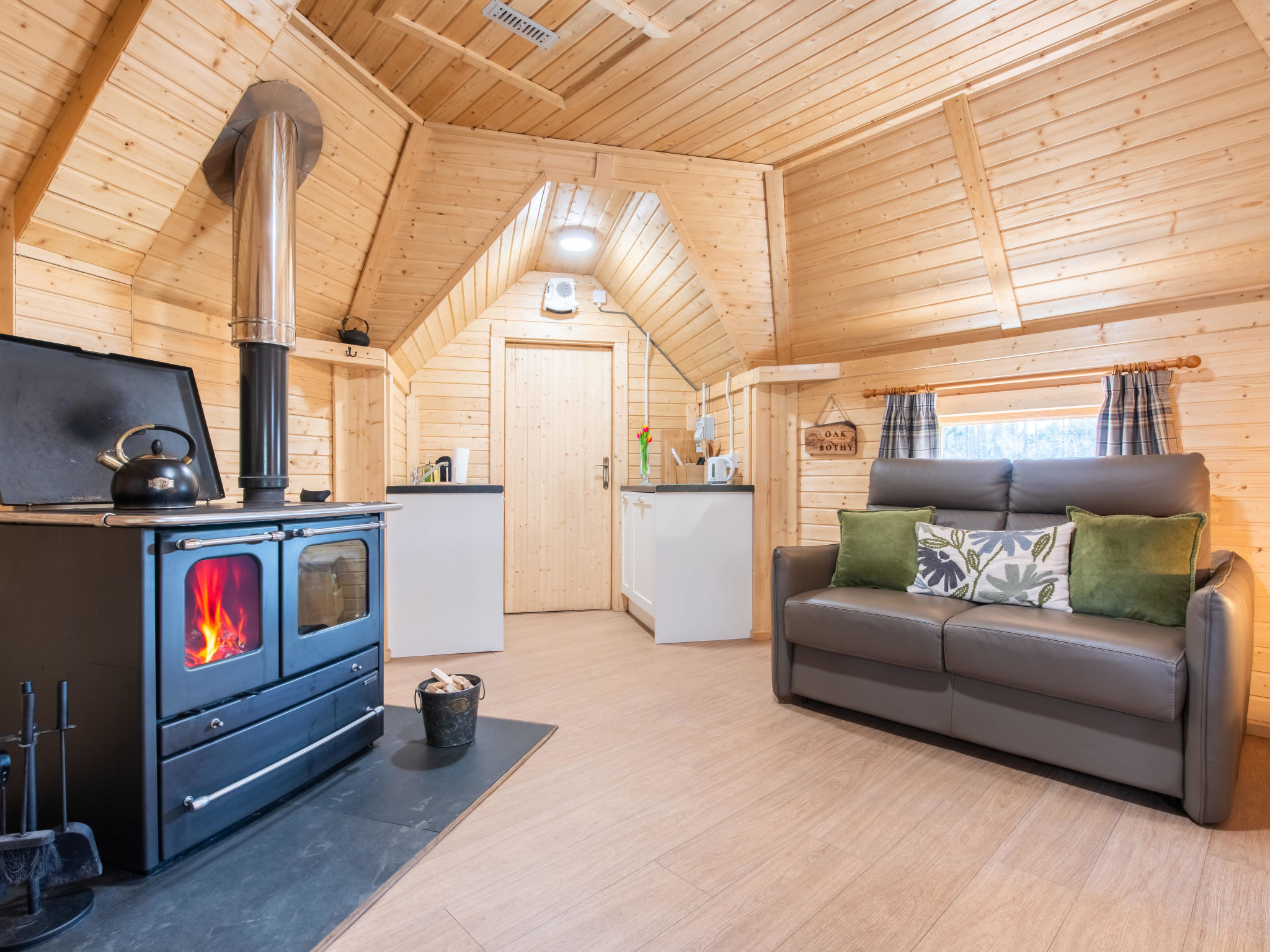 Oak Bothy