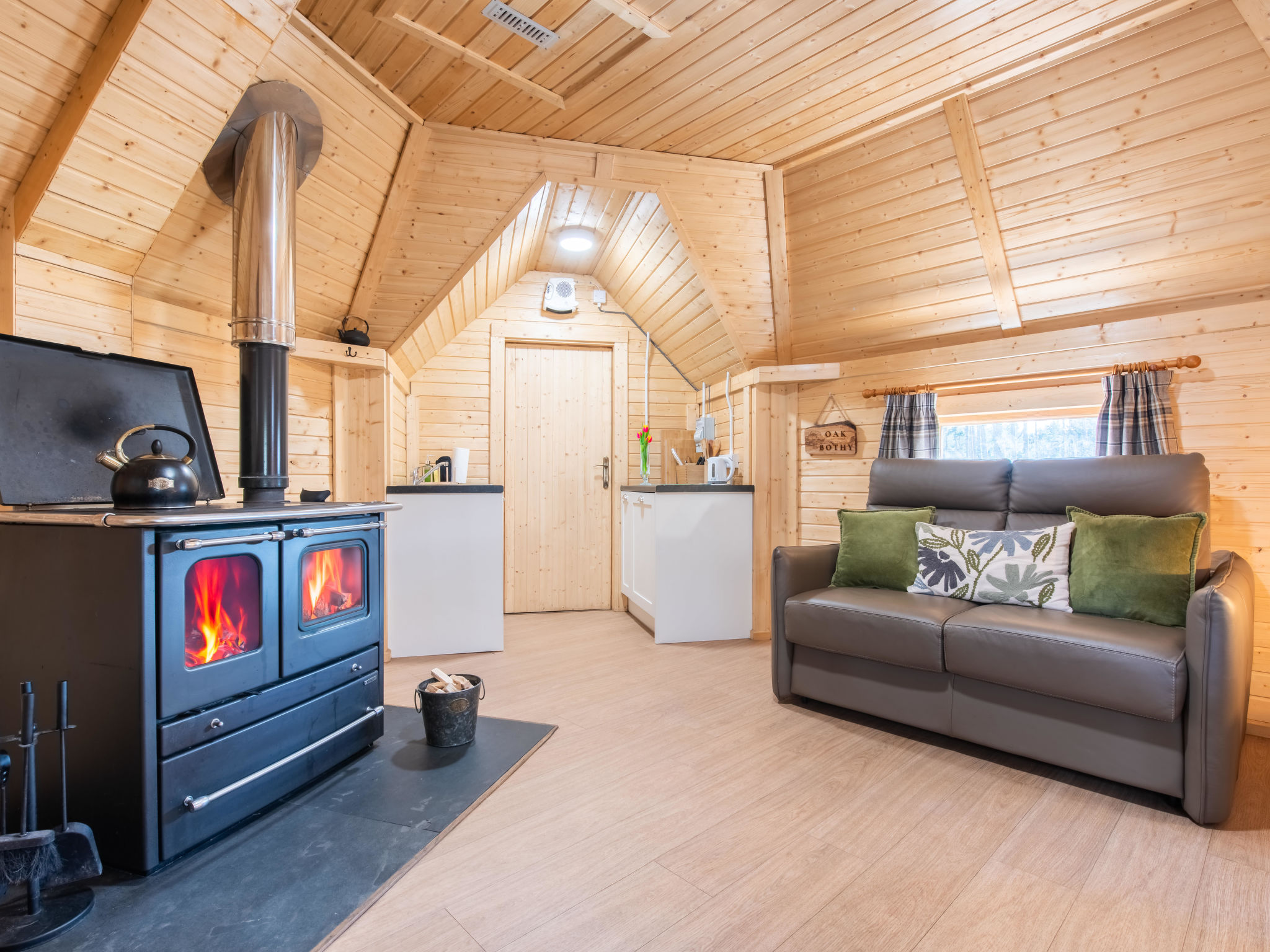 Oak Bothy