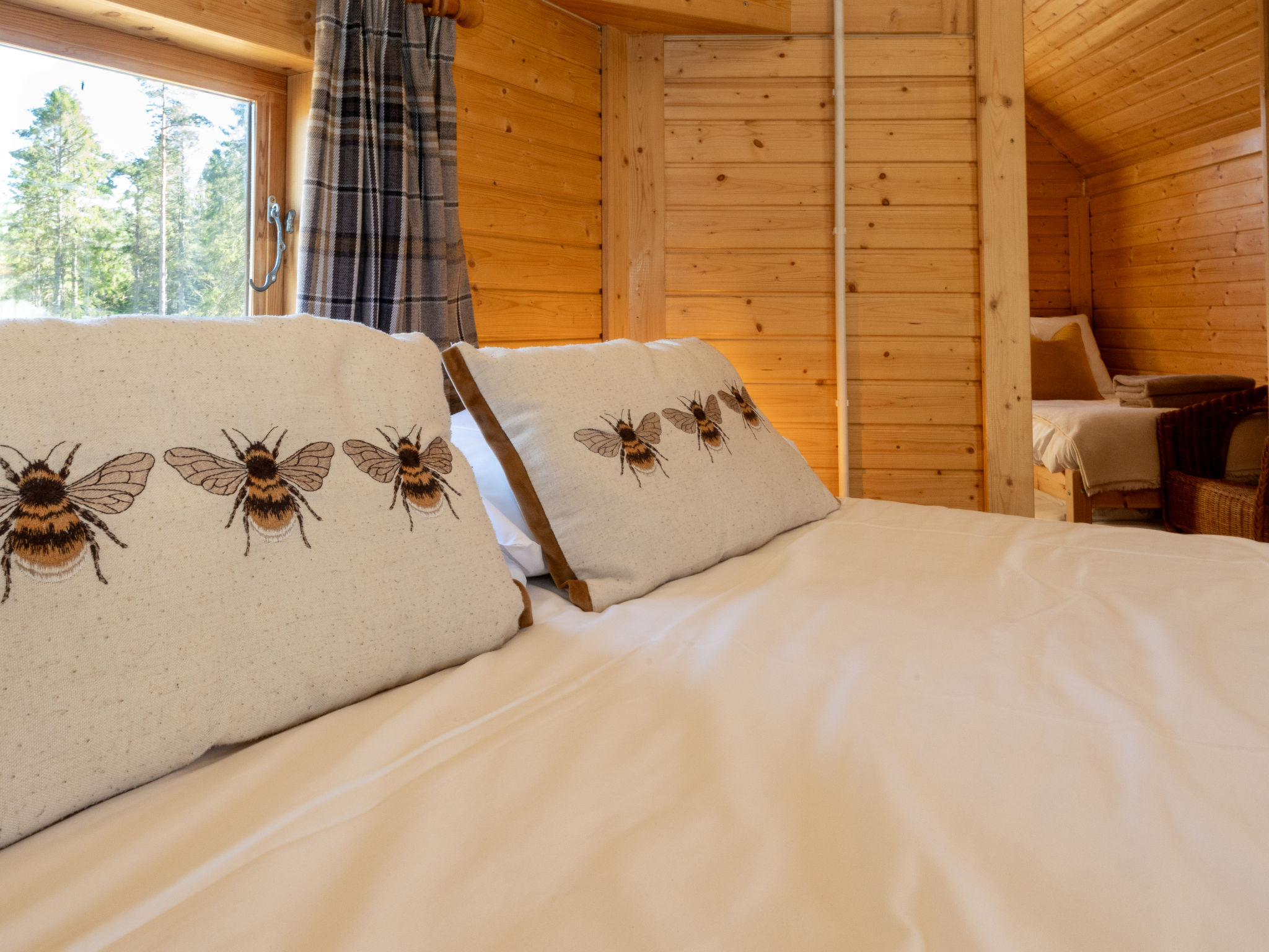 Ghillie’s Bothy-Binnen