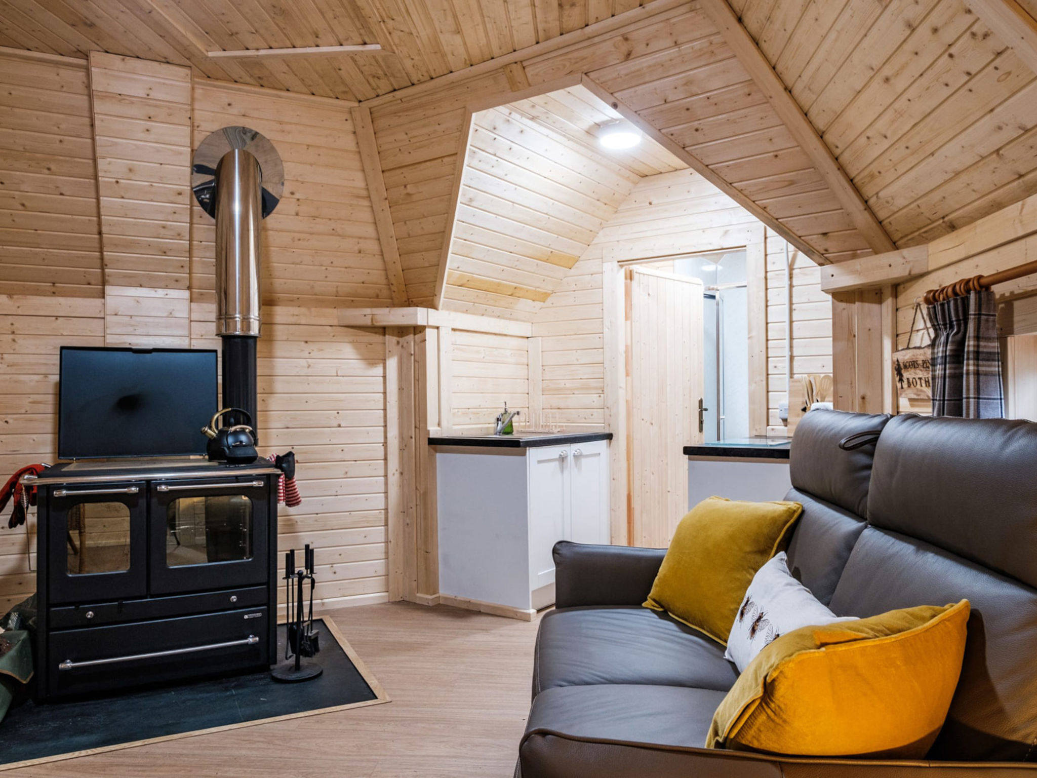 Birch Bothy-Inside