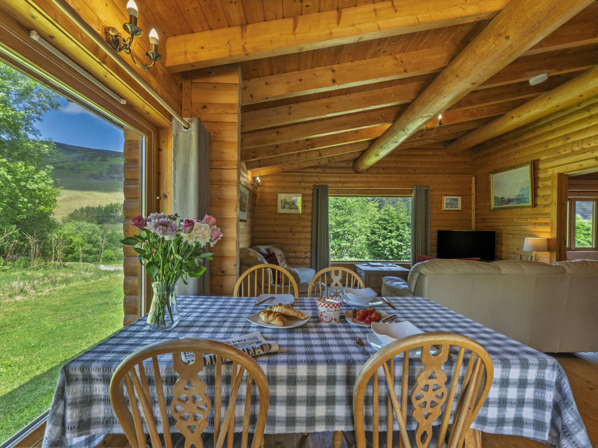 Cragdhu Log Cabin-Dedans