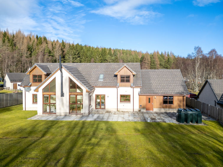 Pineways Villa in Aviemore