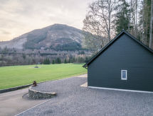 Luxe cottage Kennel House: 20 meter van Loch Ness met uitzicht op de bergen - thumbnail 4