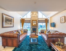 Luxe cottage Kennel House: 20 meter van Loch Ness met uitzicht op de bergen - thumbnail 3