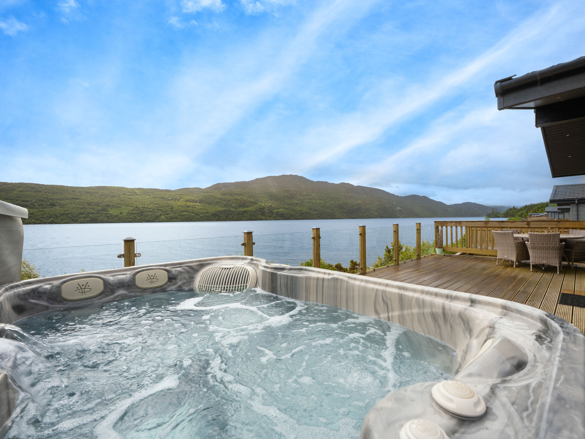 Loch Ness Hamptons Lodge