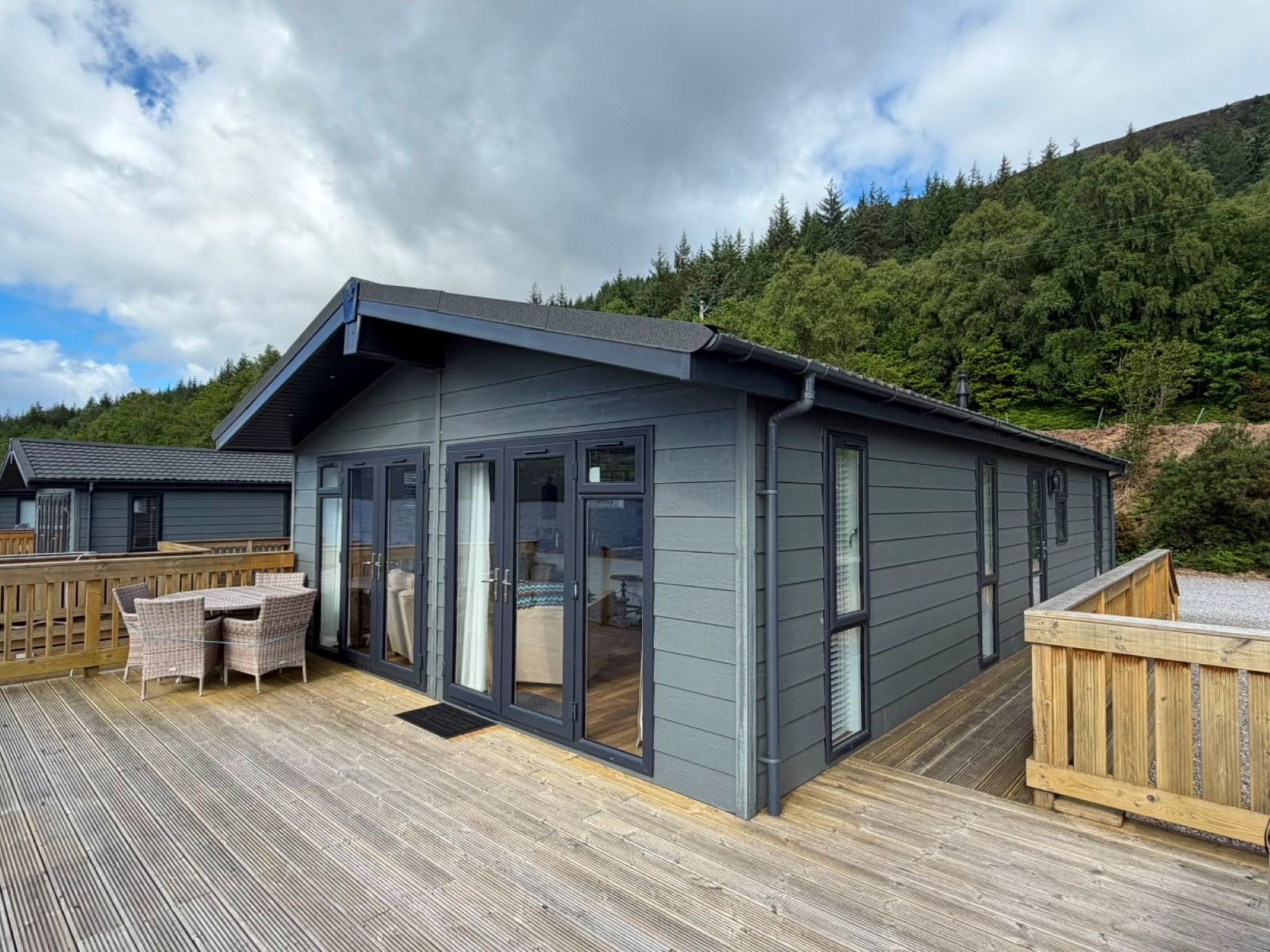 Loch Ness Hamptons Lodge