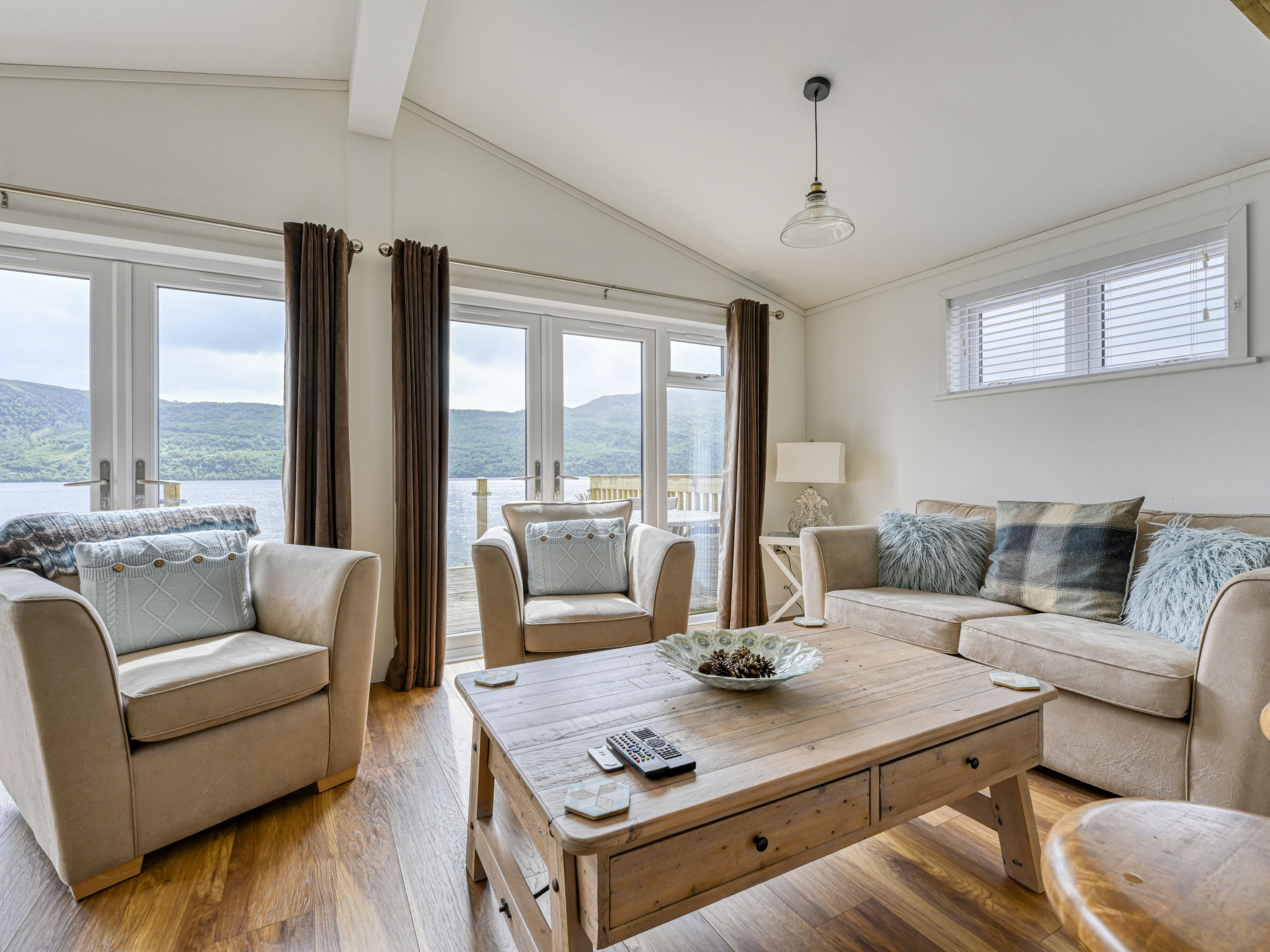 Loch Ness Hamptons Lodge