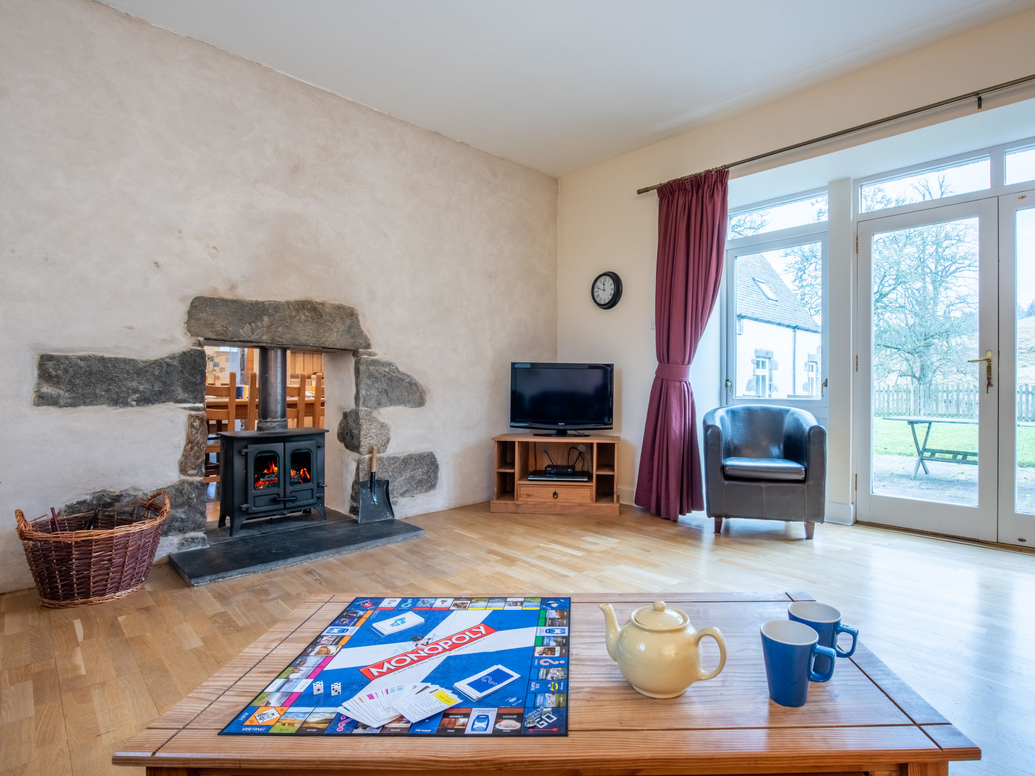 Corrimony View-Inside