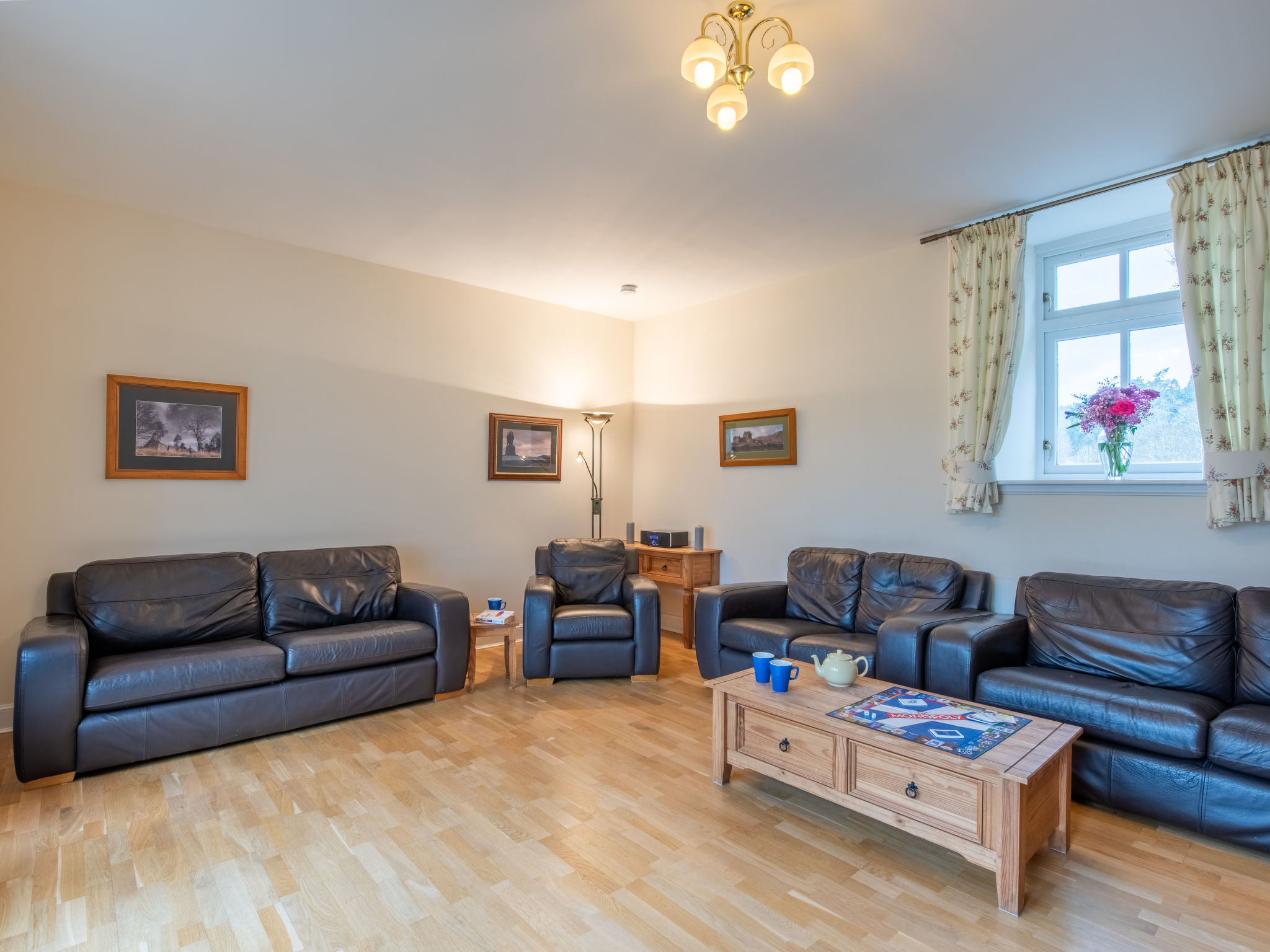 Corrimony View-Inside