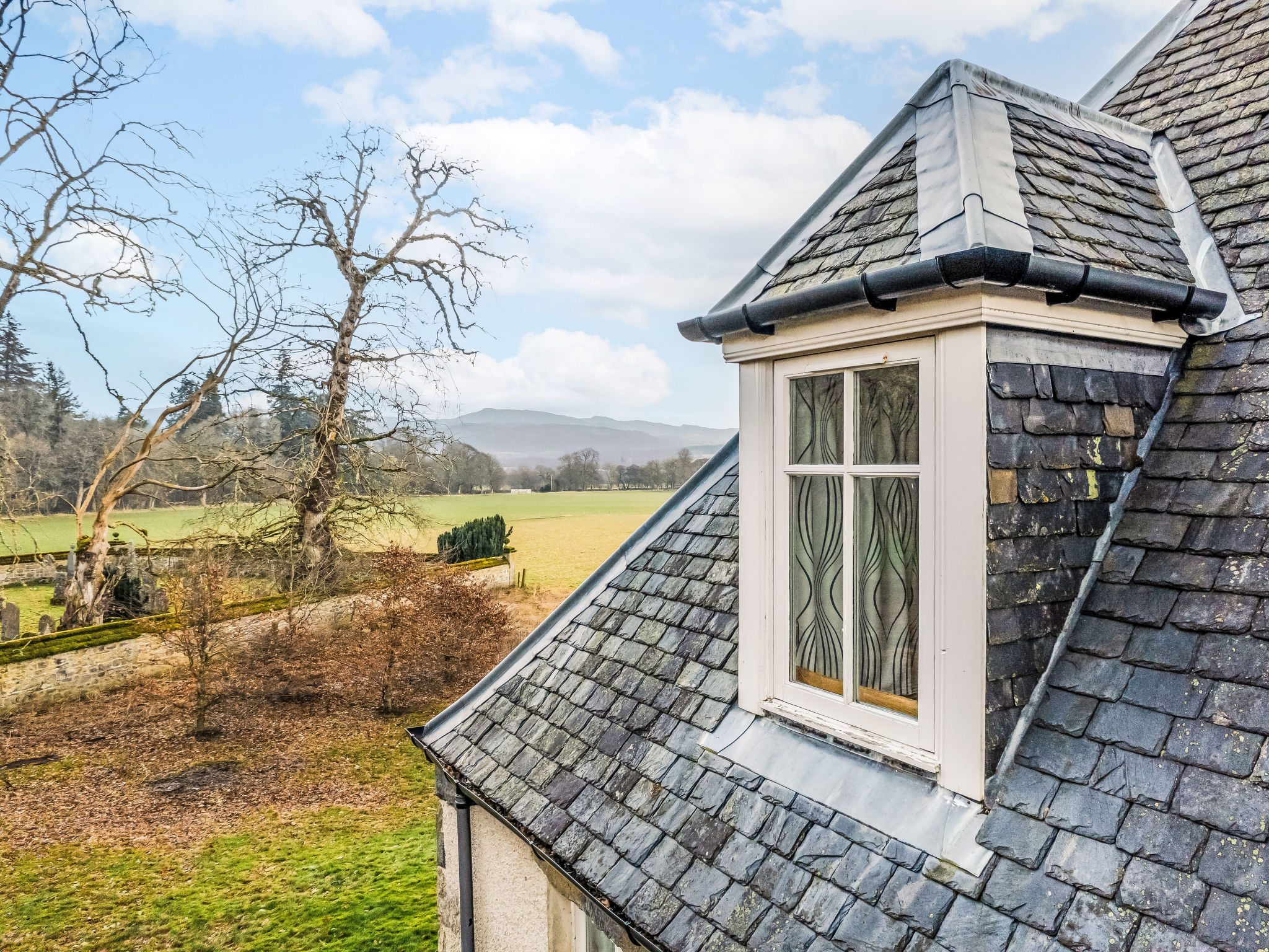 Corrimony View-Outside