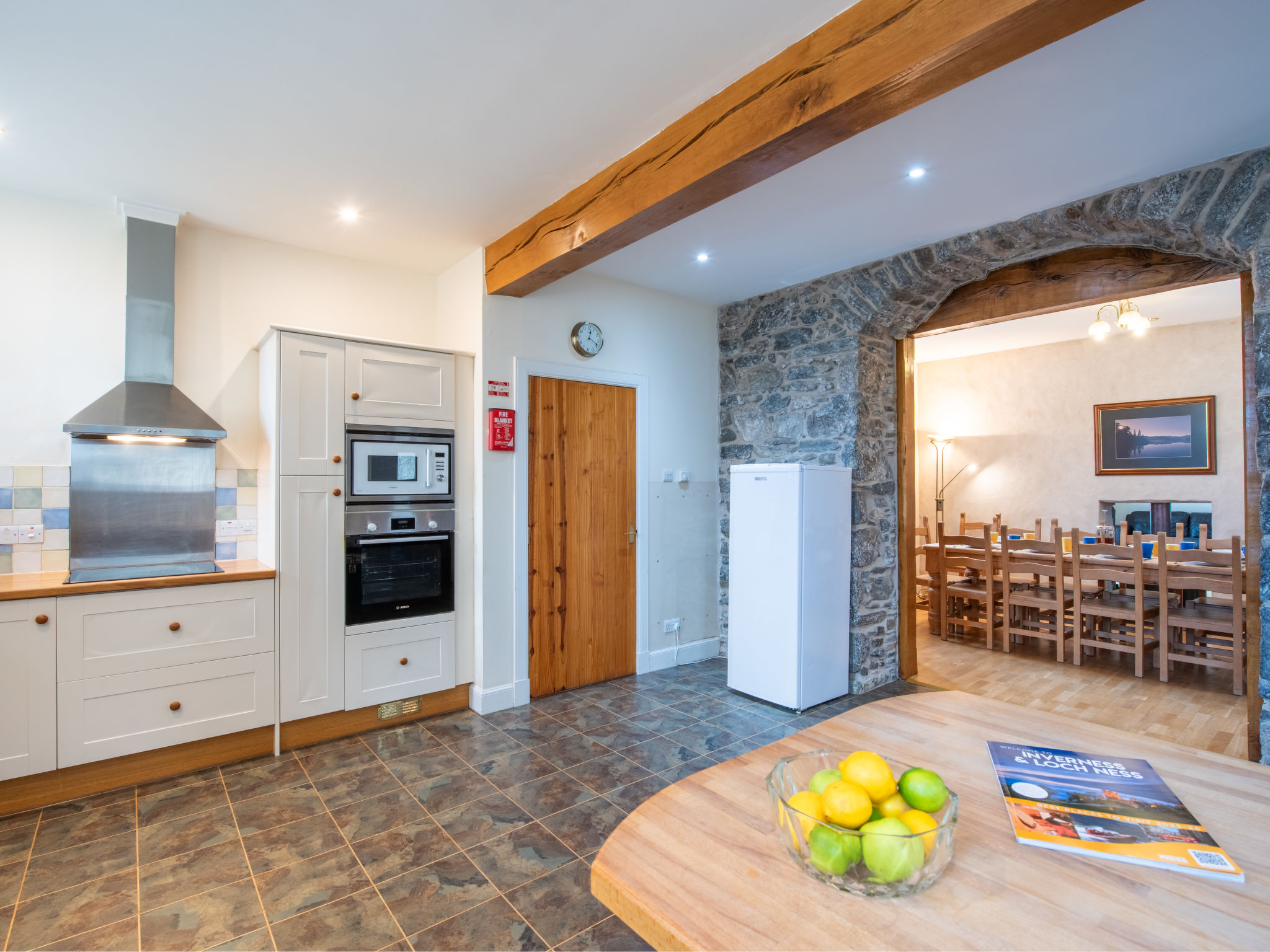 Corrimony View-Inside