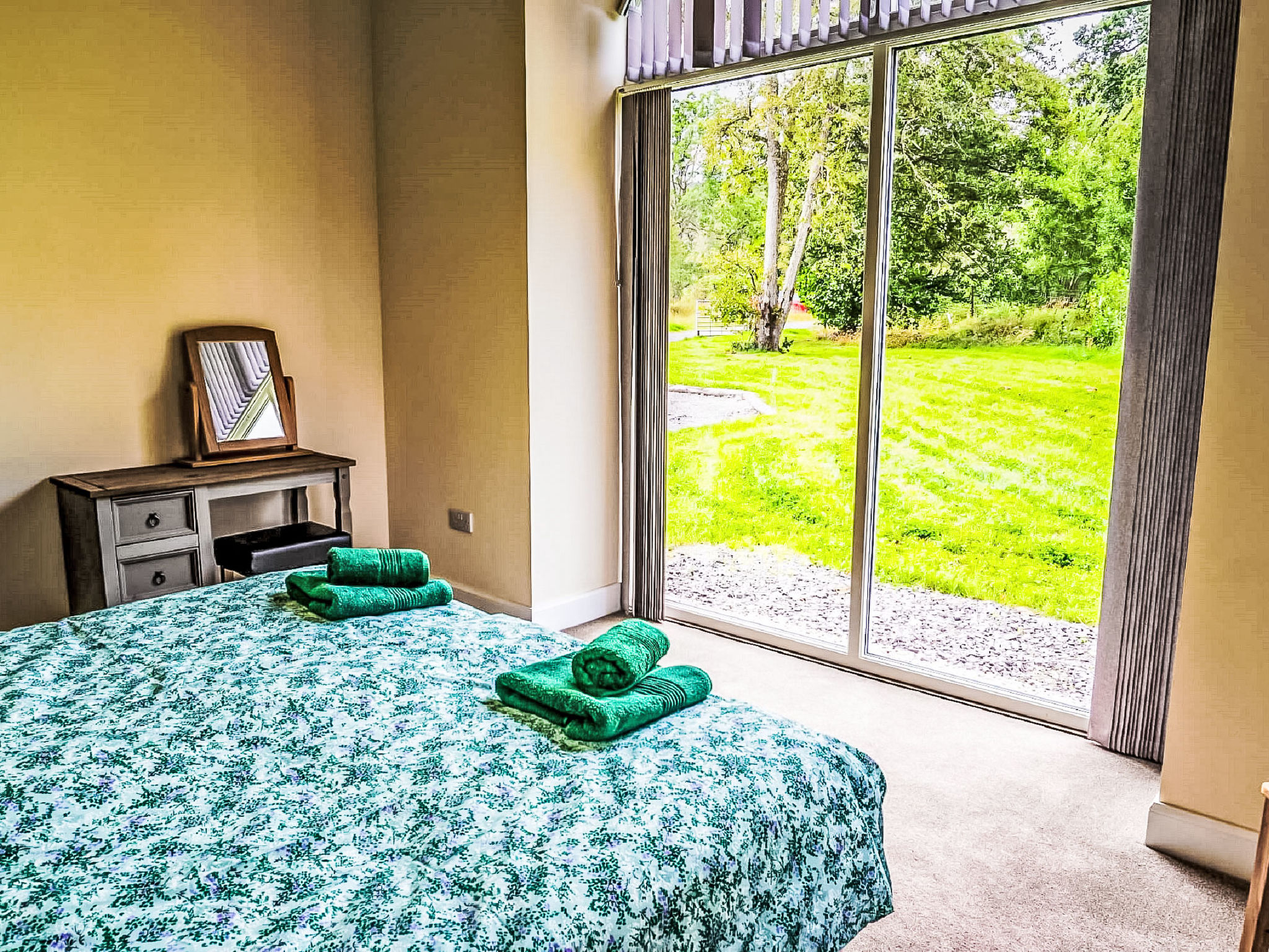 Corrimony View-Inside