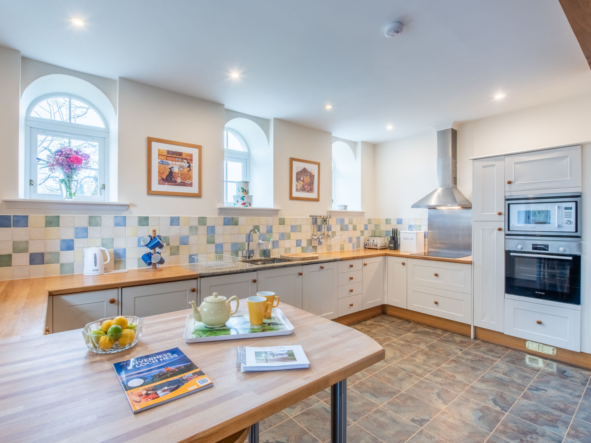 Corrimony View-Inside