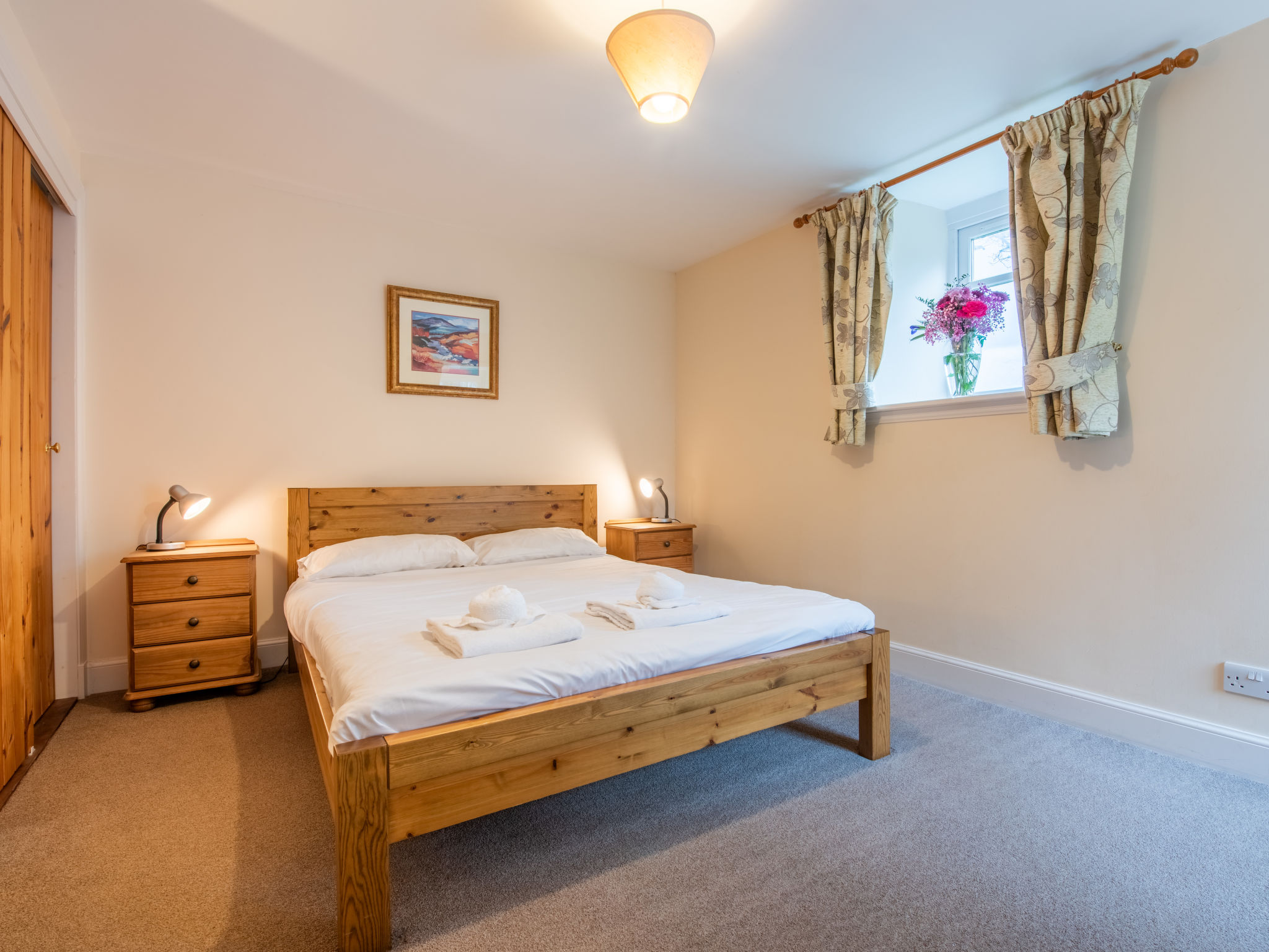 Corrimony View-Inside