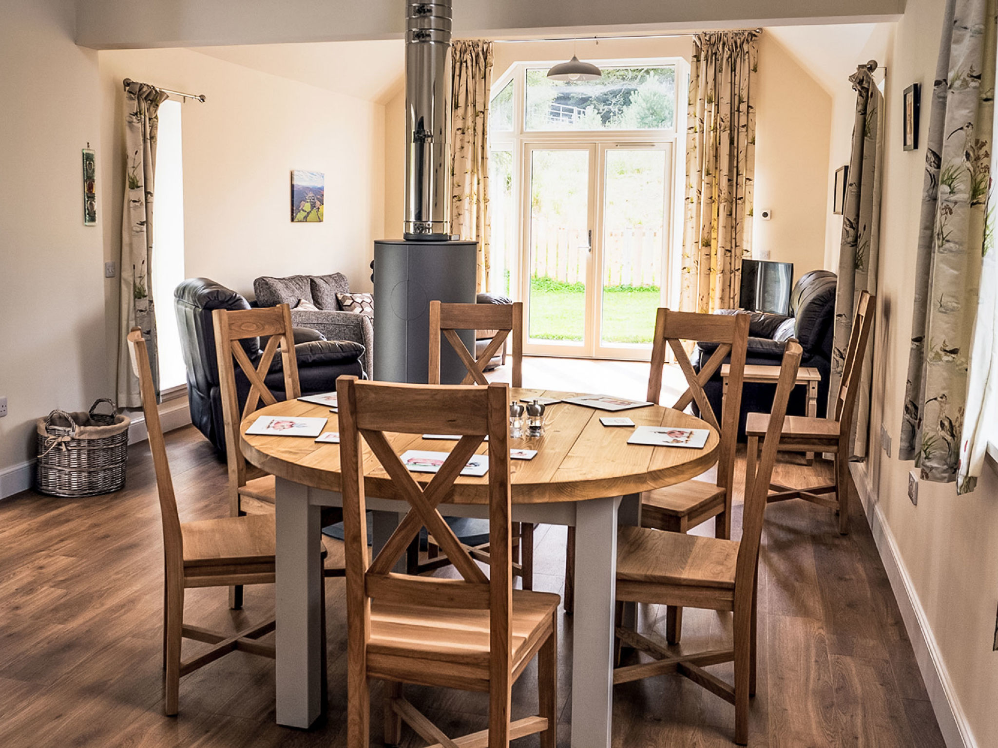 Corrimony View-Inside