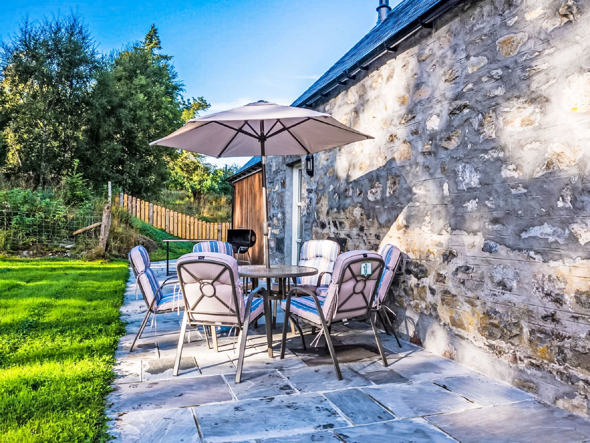 Corrimony View-Outside