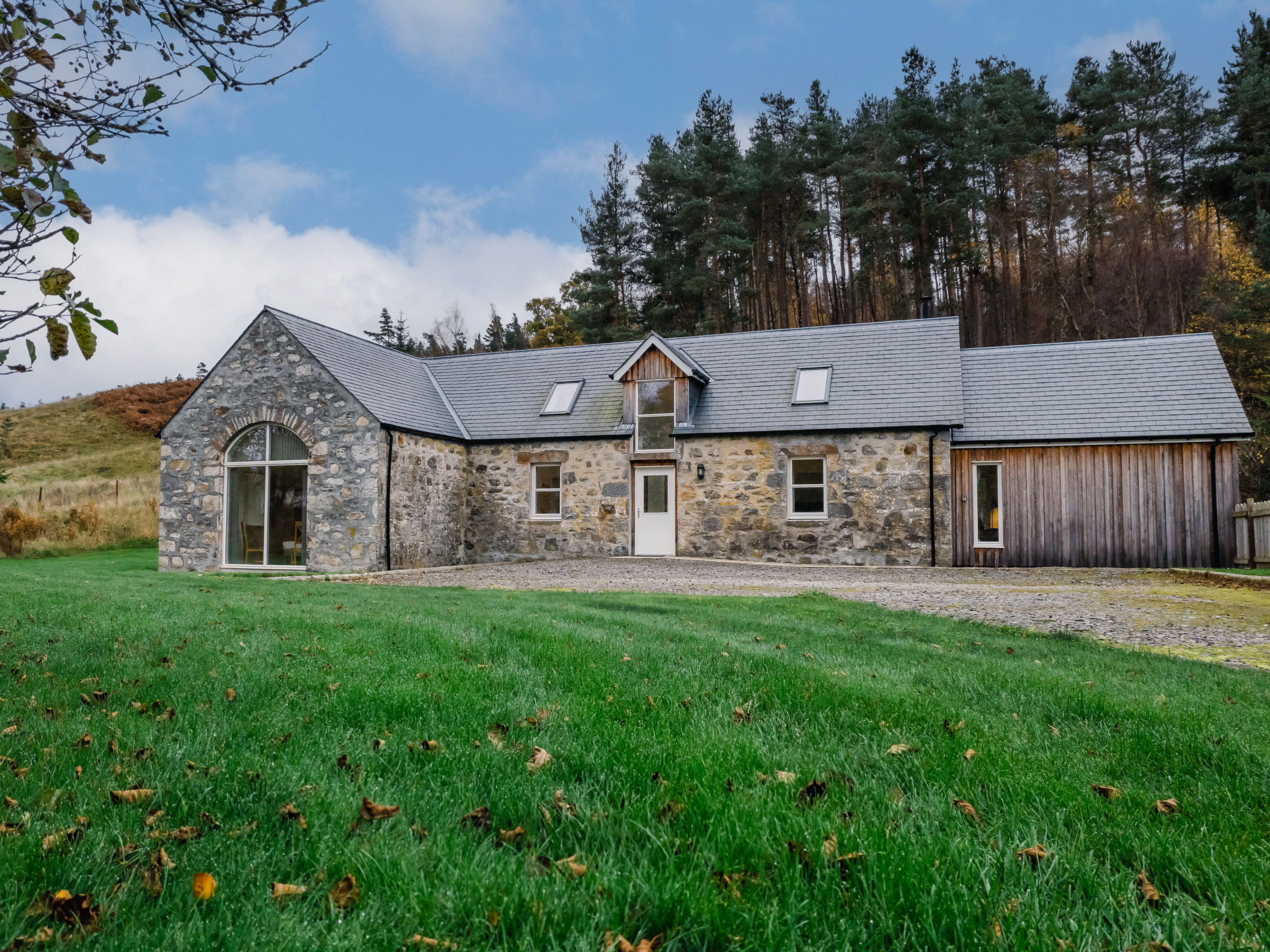 Corrimony View-Outside