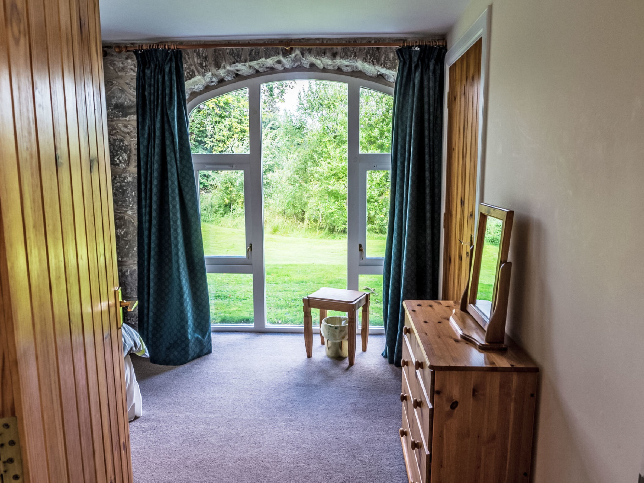 Corrimony View-Inside