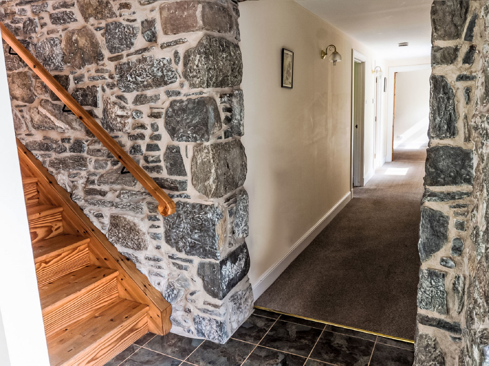 Corrimony View-Inside