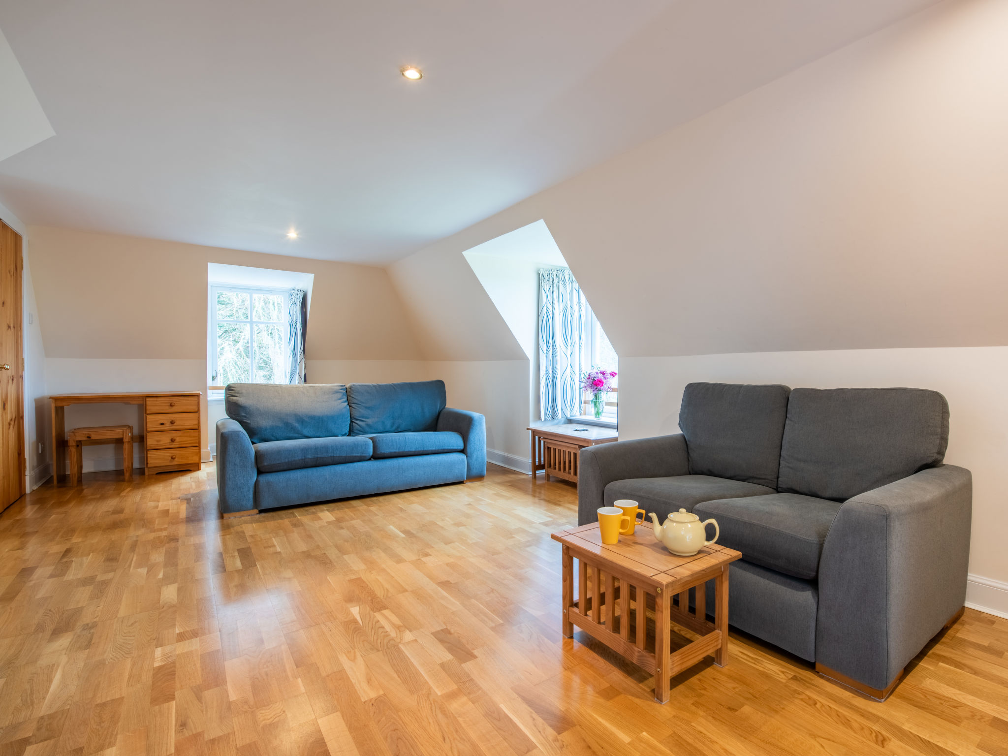 Corrimony View-Inside