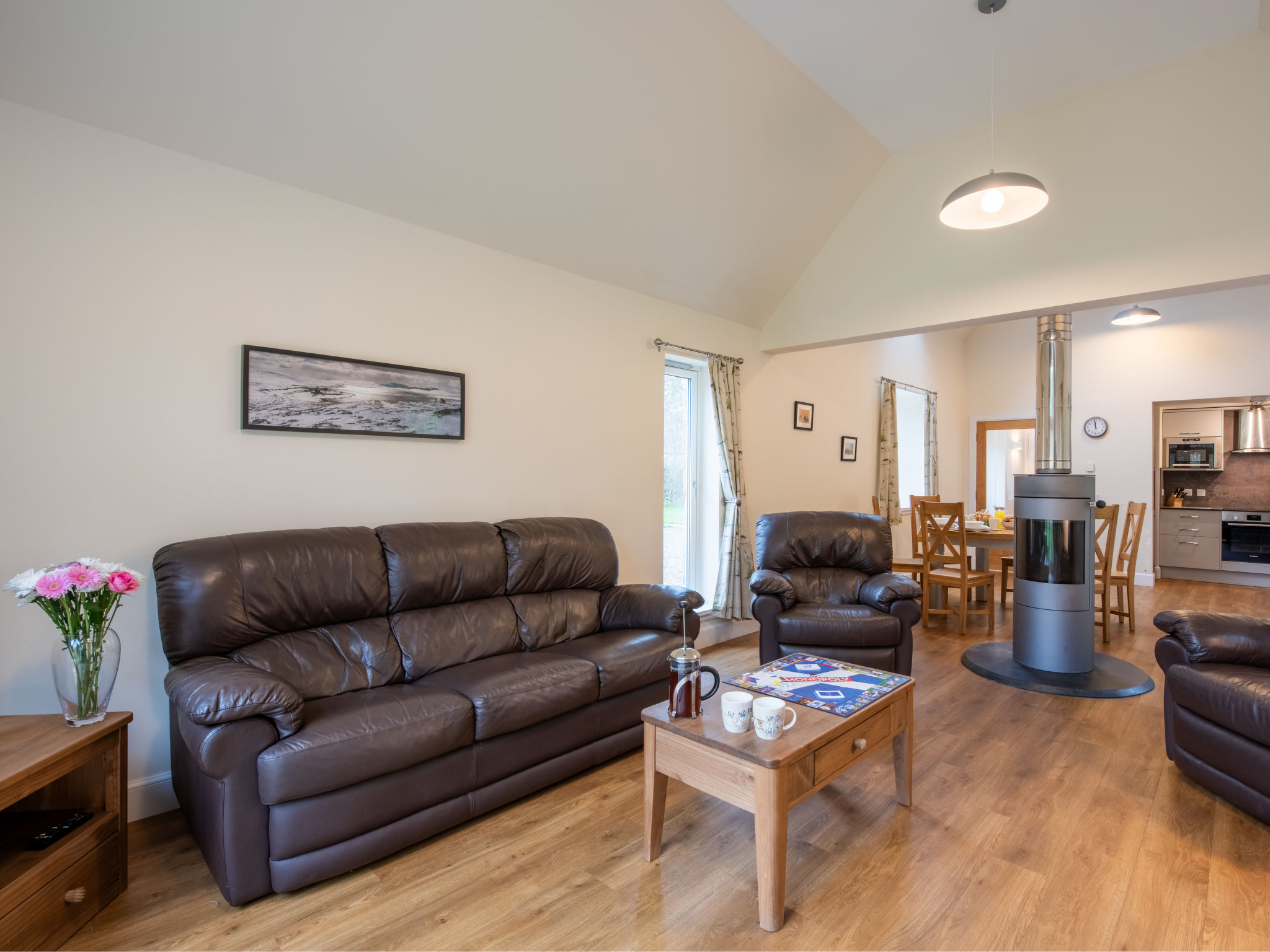 Corrimony View-Inside