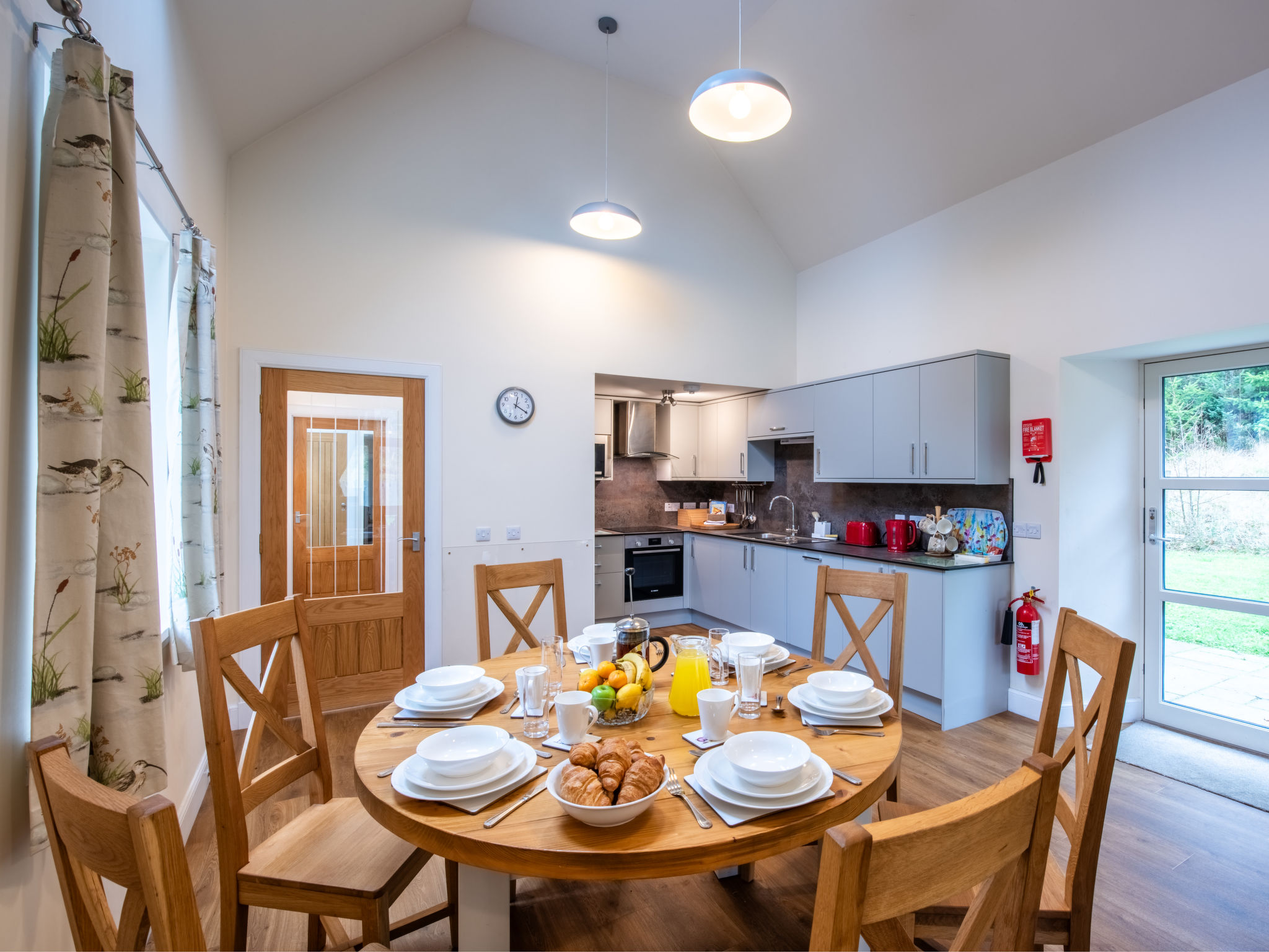 Corrimony View-Inside