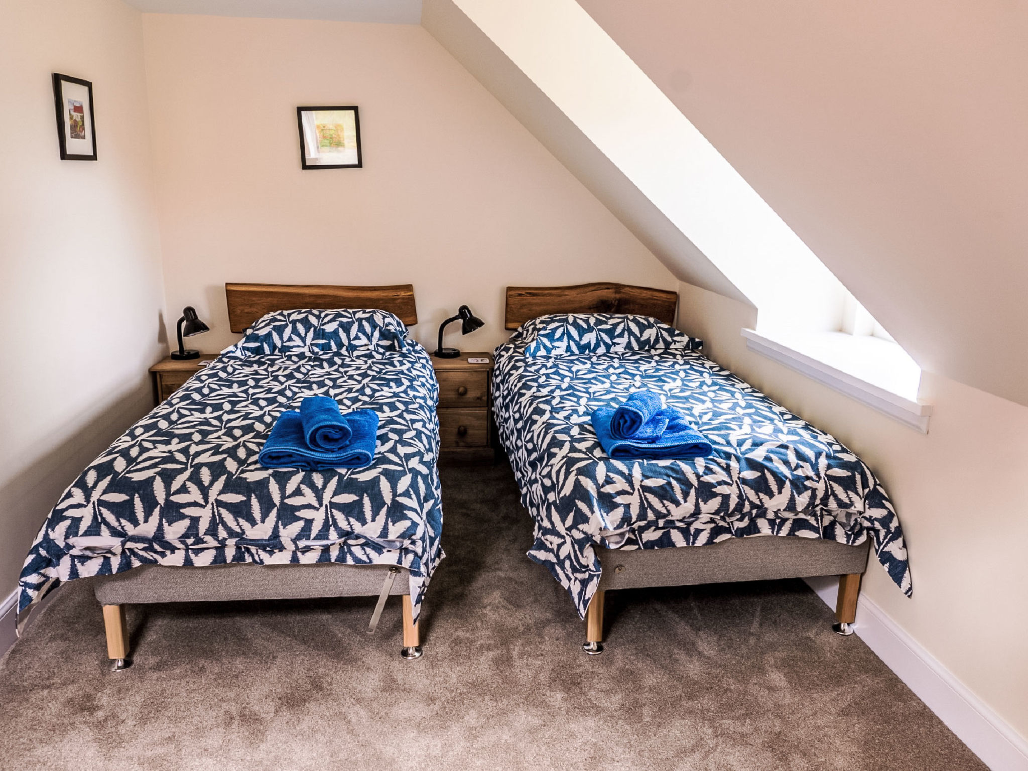 Corrimony View-Inside