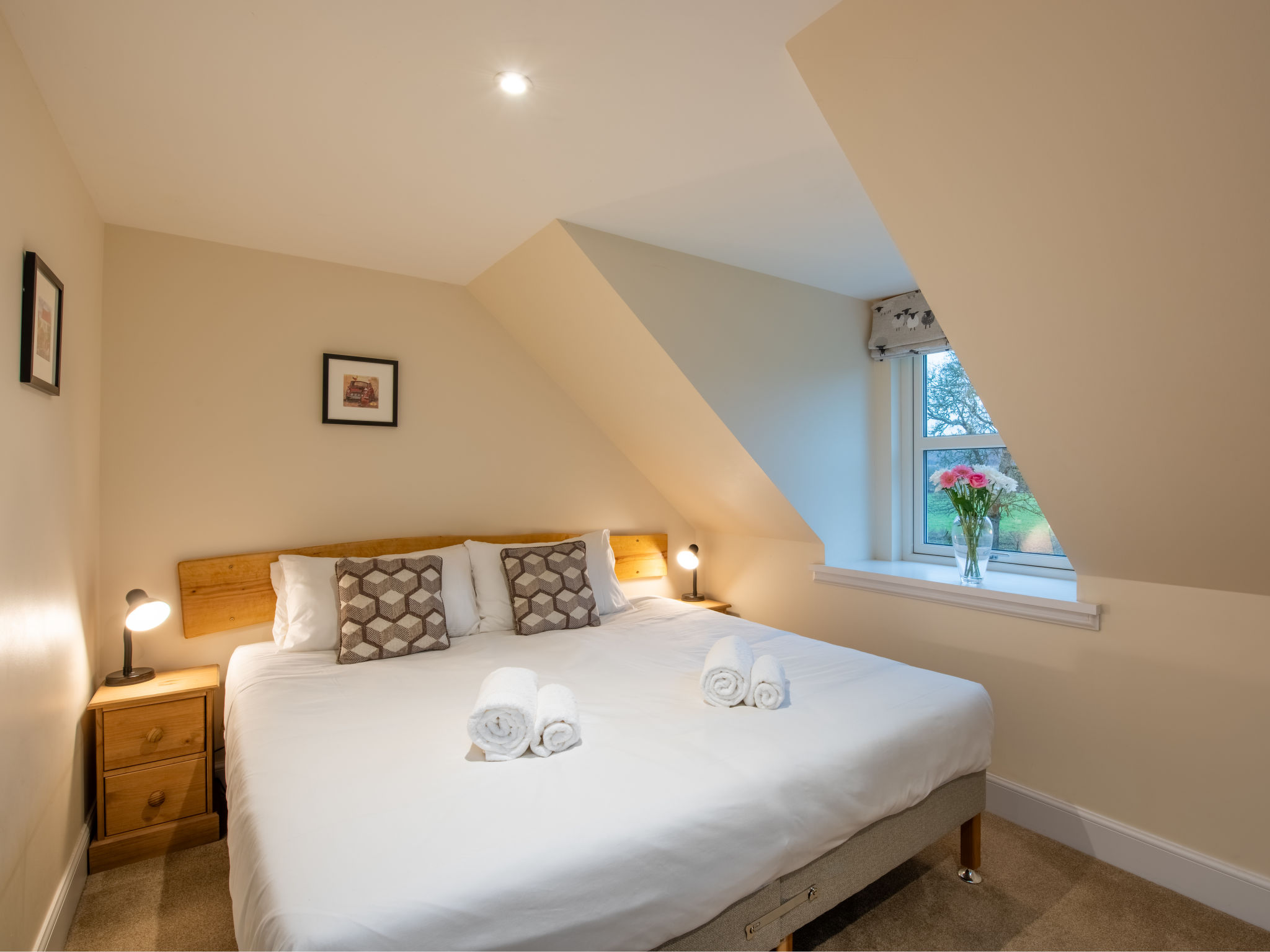 Corrimony View-Inside