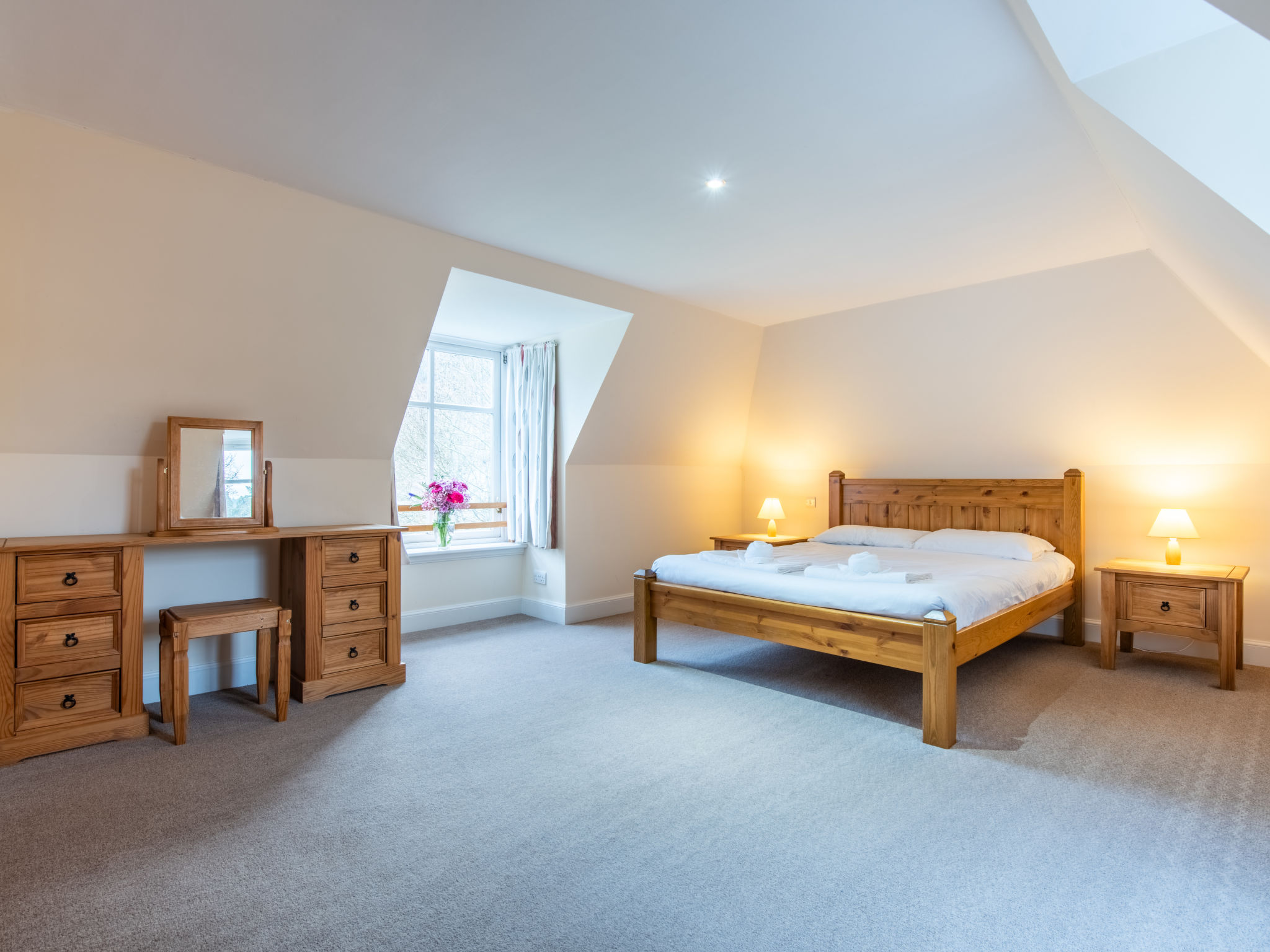 Corrimony View-Inside