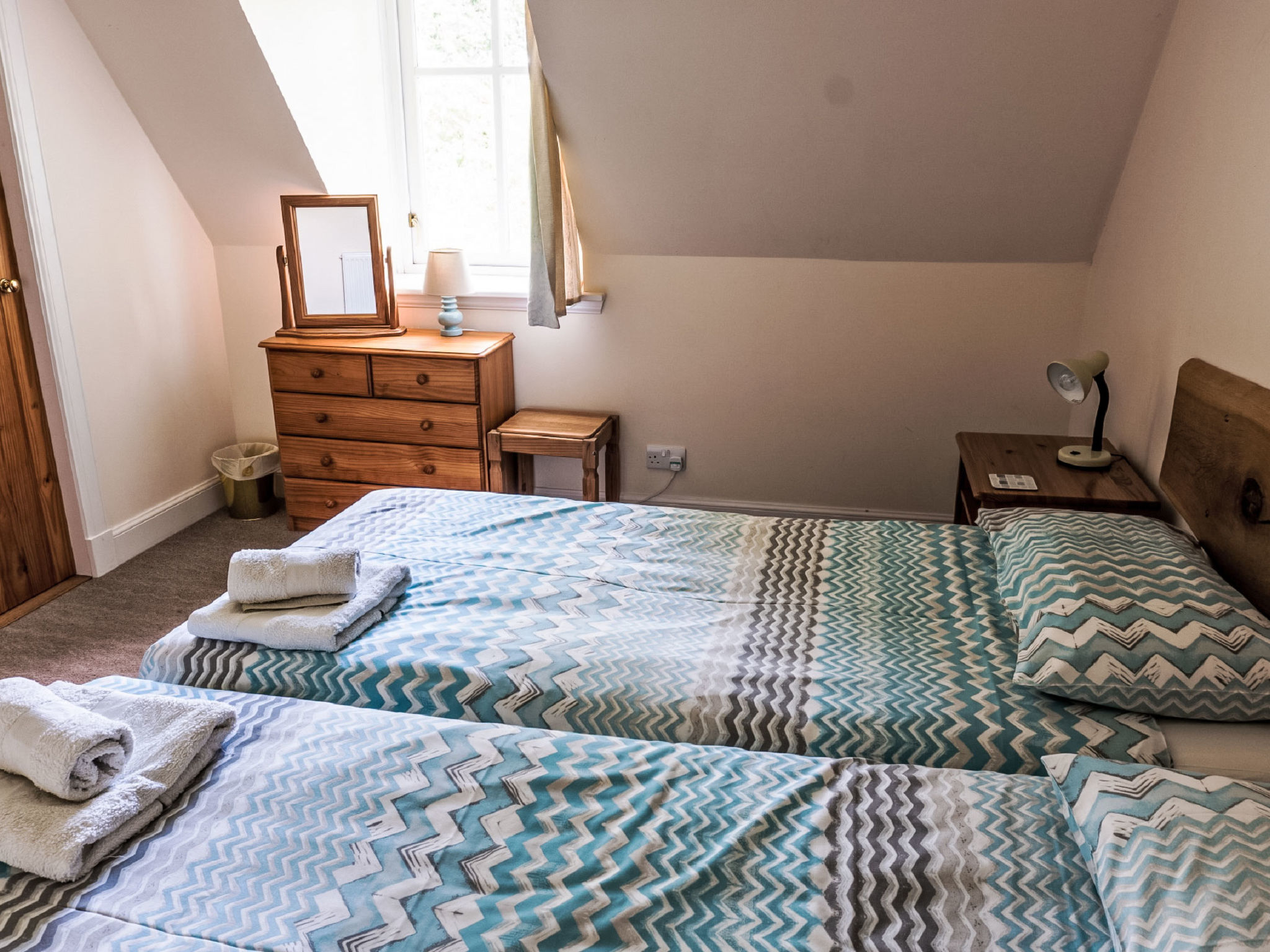 Corrimony View-Inside