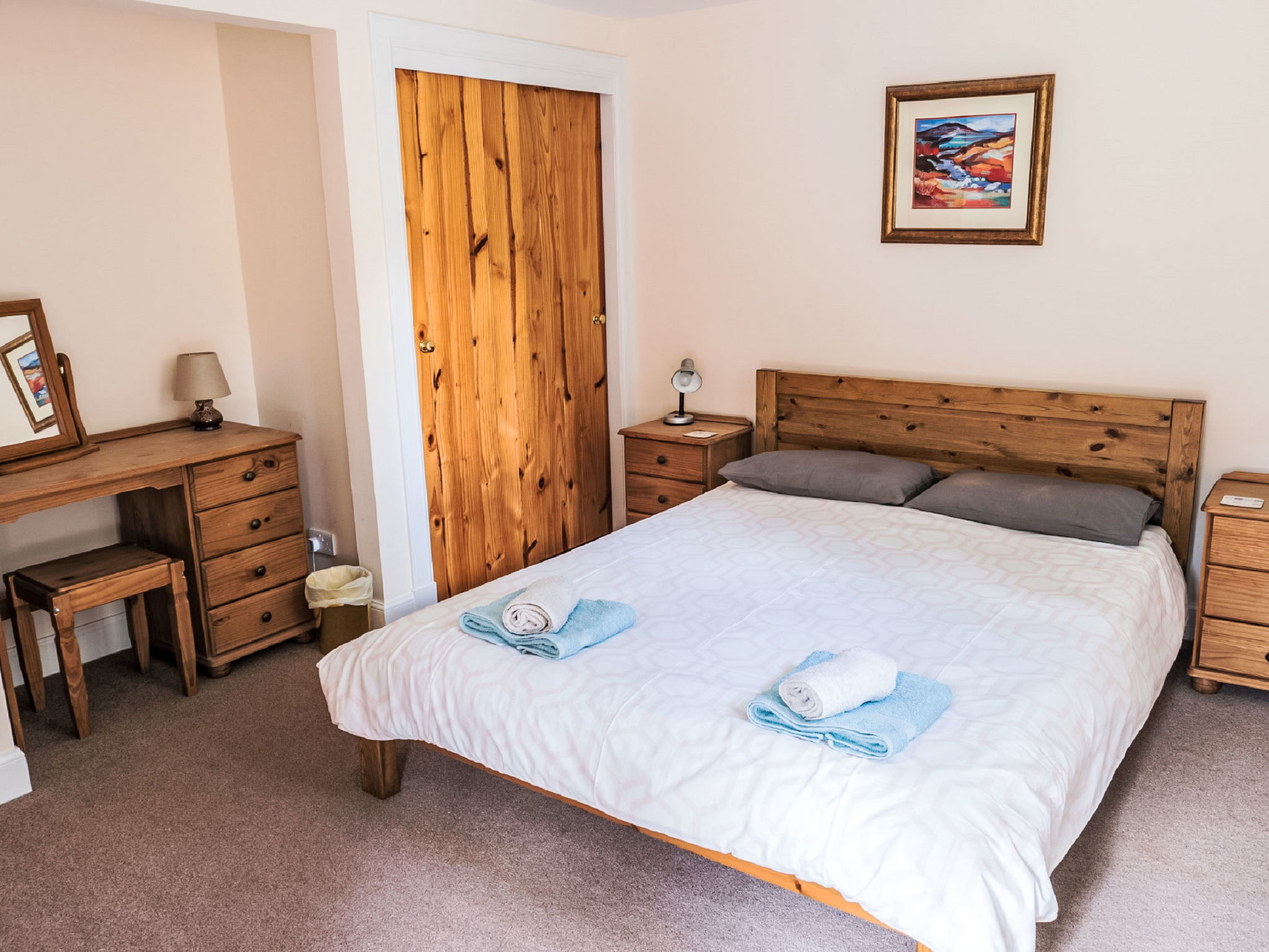 Corrimony View-Inside