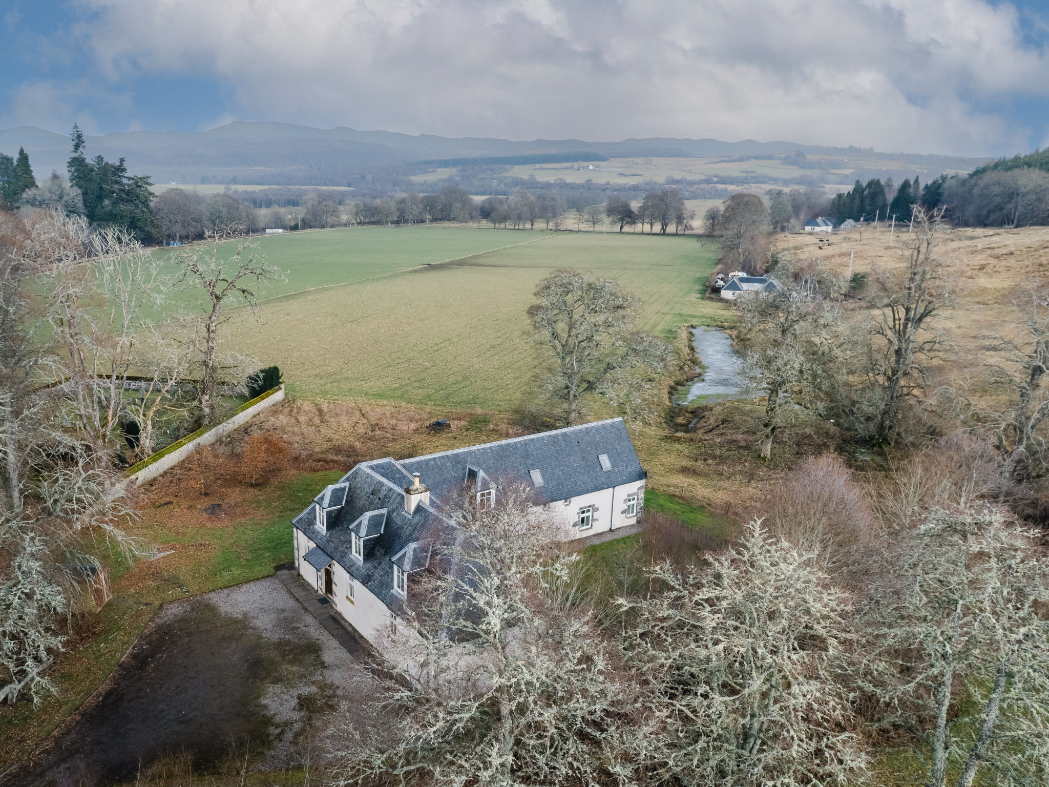 Corrimony View-Outside