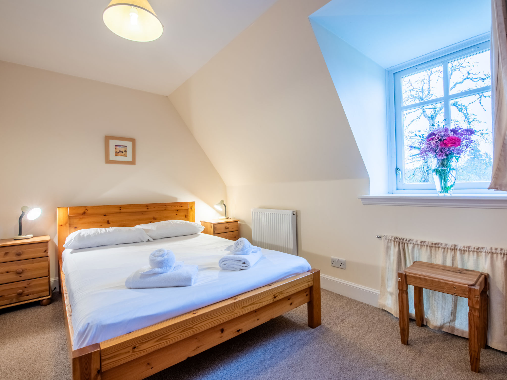 Corrimony View-Inside