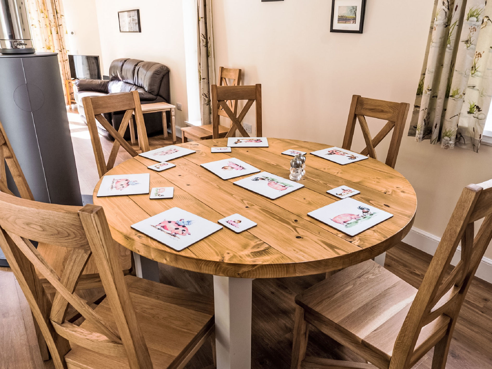 Corrimony View-Inside