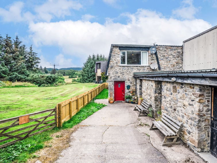 Op 700 m van het meer: Sfeervol vakantiehuis in Drumnadrochit in Drumnadrochit