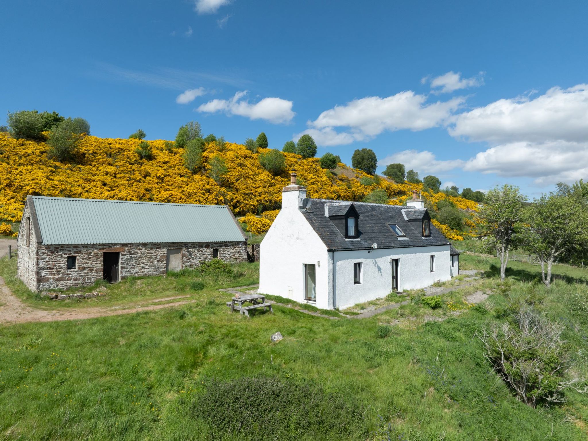 Vrijstaande cottage nabij Loch Ness met omheinde tuin en open haard - foto 28