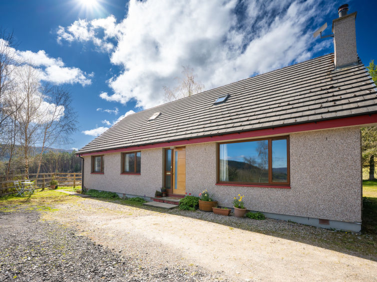 Highland Hilltop Retreat - Inverness