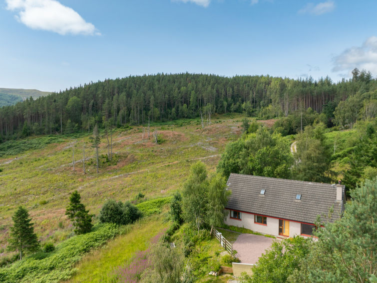 Highland Hillside Retreat - Inverness