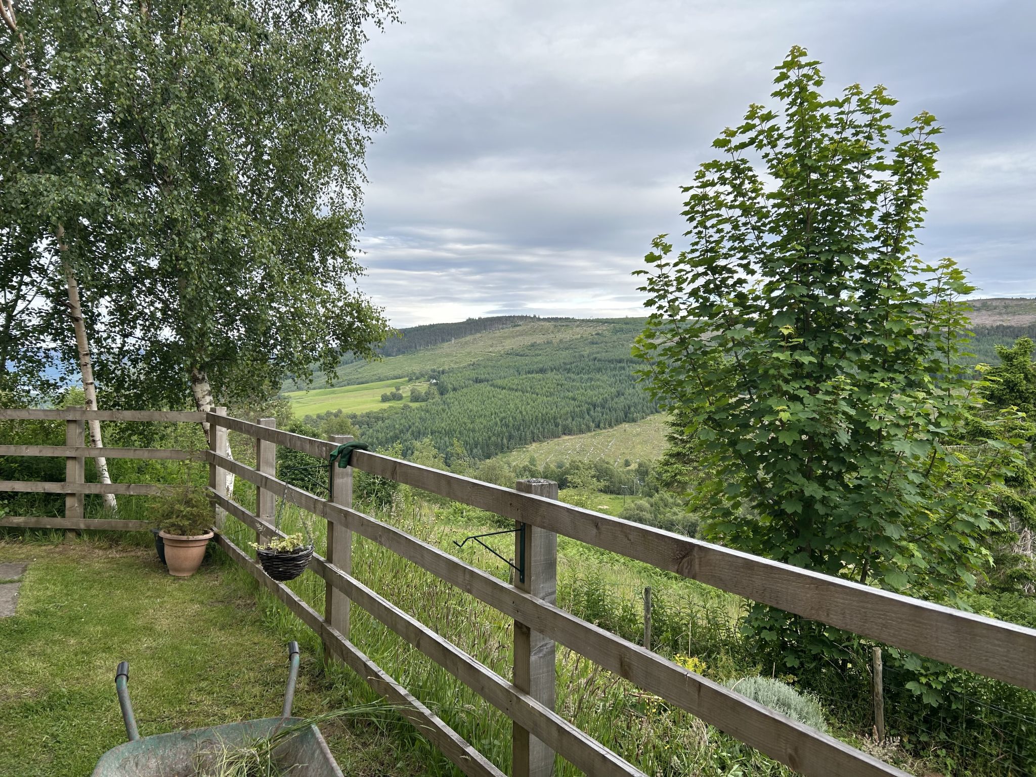 Highland Hilltop Retreat - Buiten