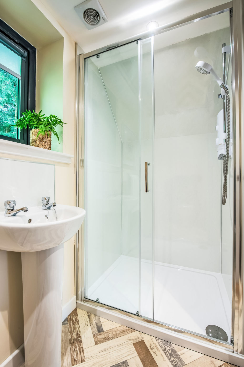 Wayside Bothy-Drinnen