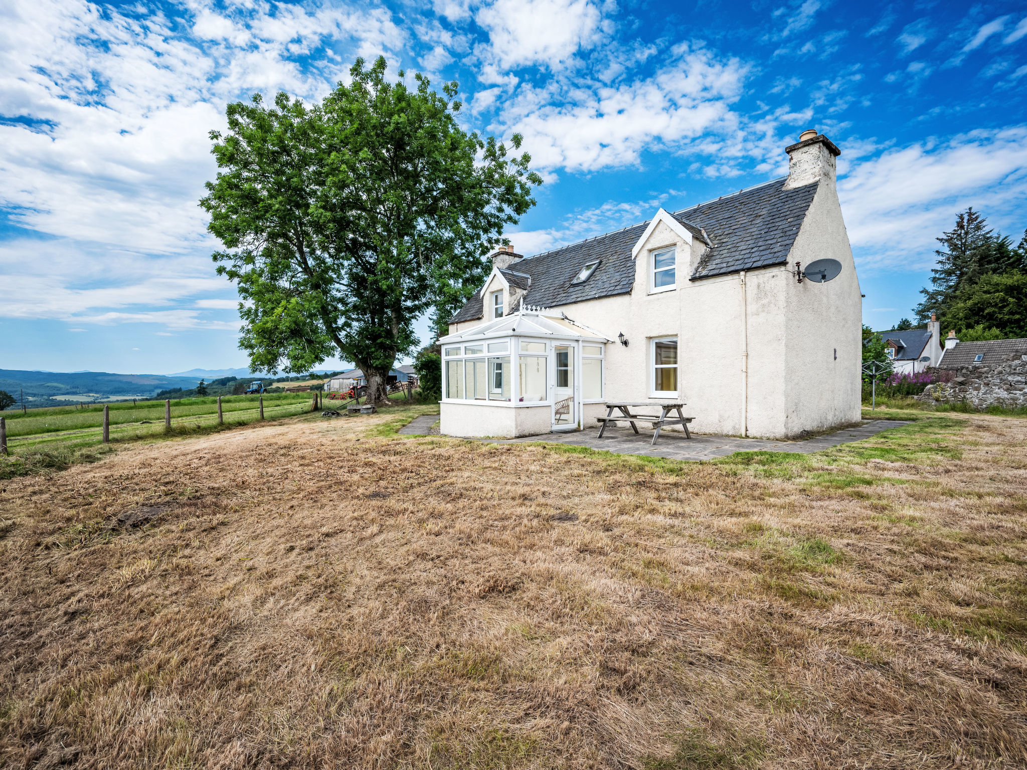 The Manor House-Outside