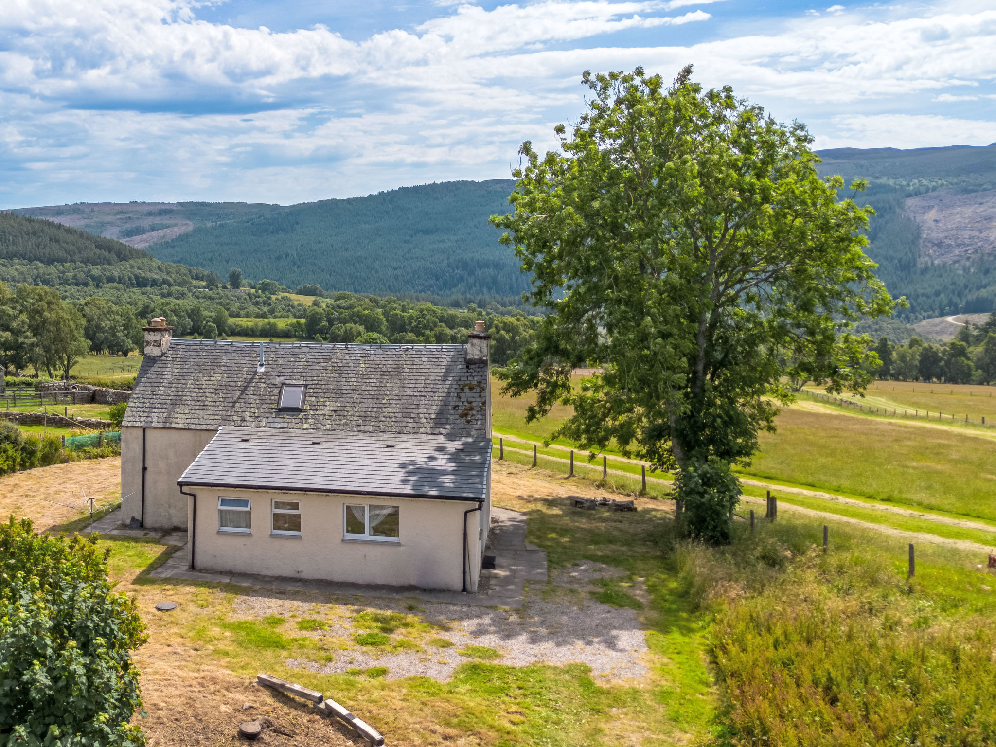 The Manor House-Outside