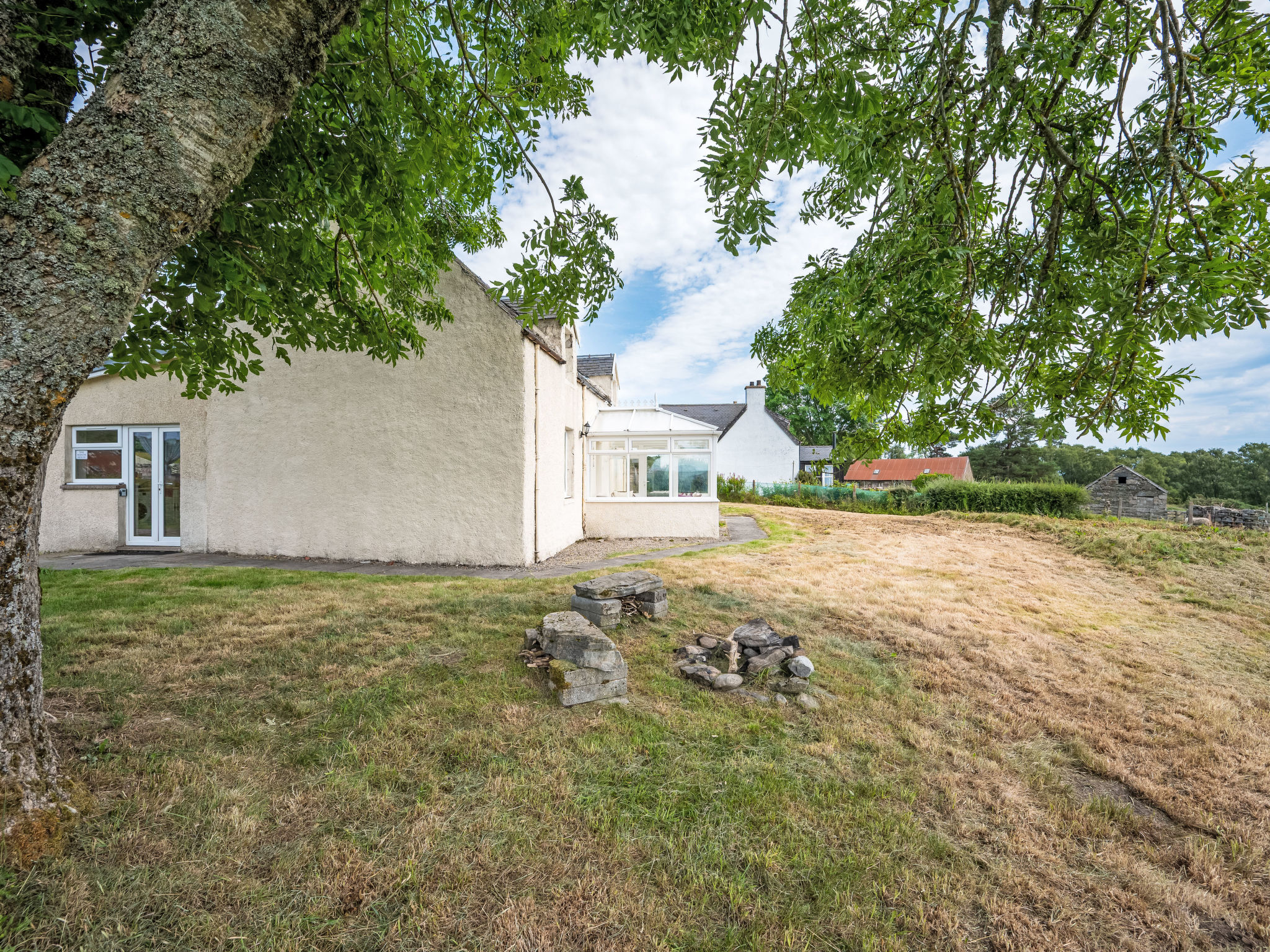 The Manor House-Outside