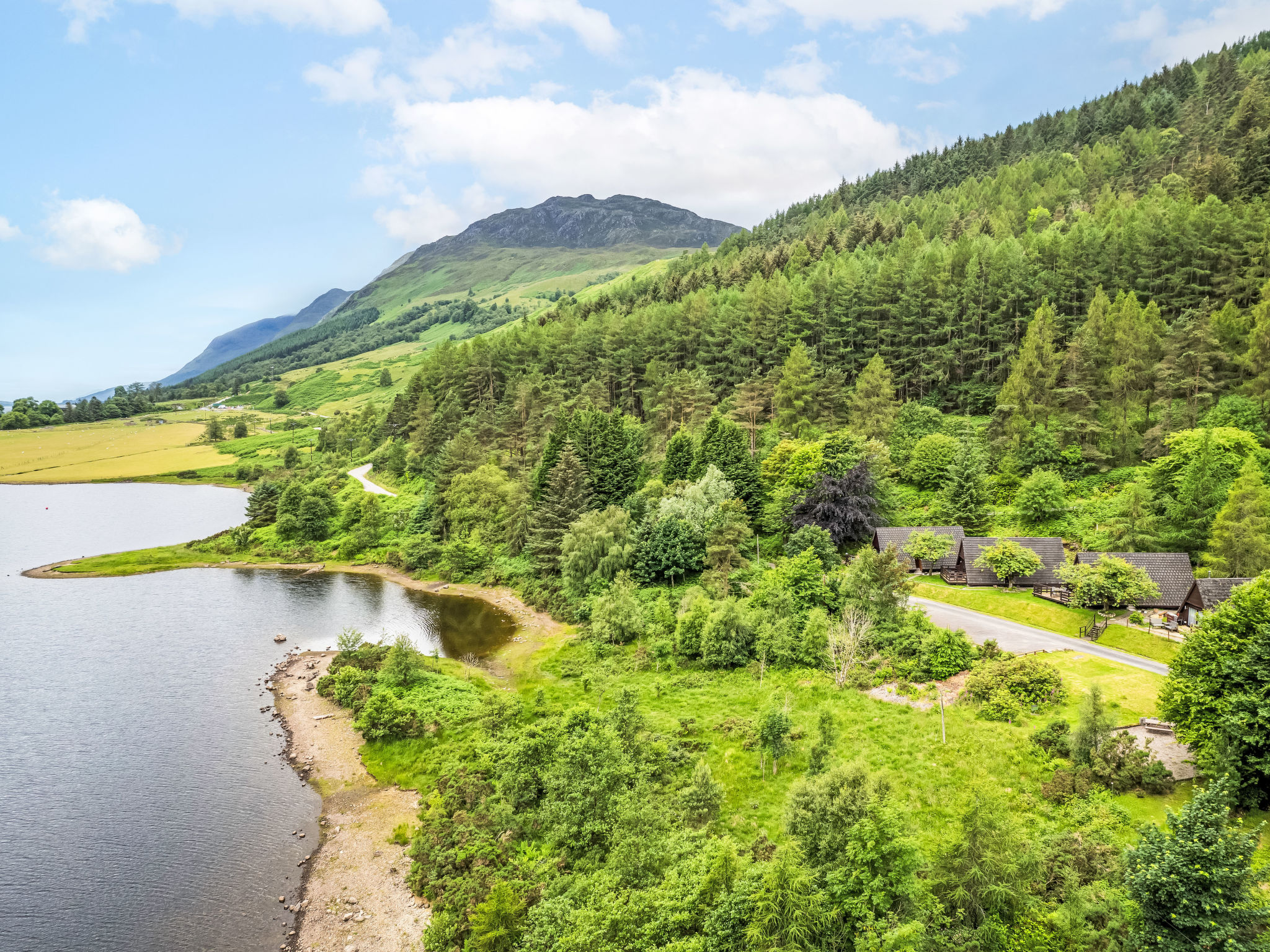 Loch Lochy Retreat Chalet in Invergarry