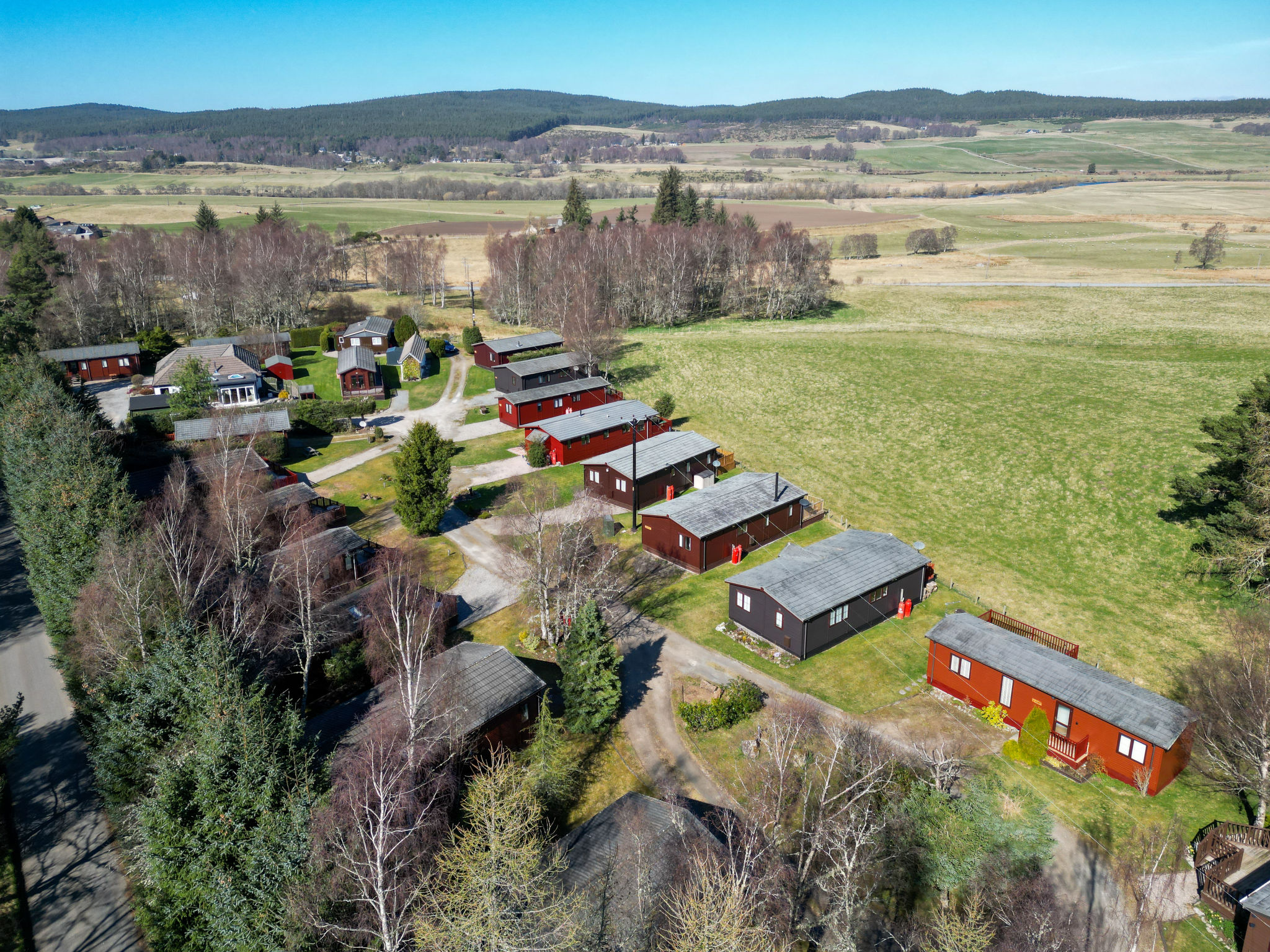 Pinemarten Lodge-Buiten