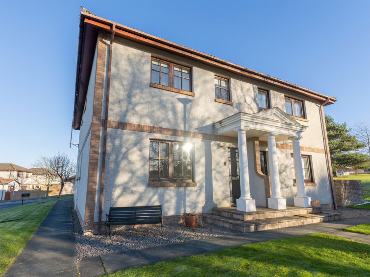 Maisonette 3-kamers op 2 verdiepingen. Comfortabel en modern ingericht: woon-/eetkamer met eettafel en TV (Flatscreen TV), radio. 2 2-pers. kamers, elke kamer heeft 1 2-pers bed. Keuken (4-pits kookpl..