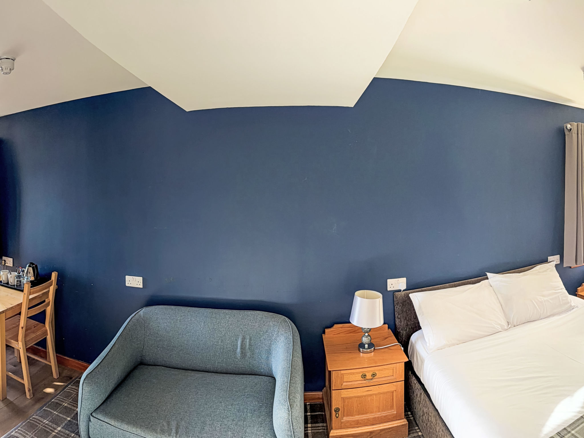 Room 26-Drinnen
