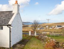 Vrijstaande cottage met zeezicht op het schiereiland Trotternish, North Skye - thumbnail 1