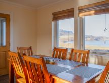 Vrijstaande cottage met uitzicht op zee bij Staffin, North Skye - thumbnail 4