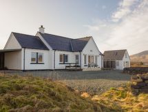 Vrijstaande cottage met uitzicht op zee bij Staffin, North Skye - thumbnail 1